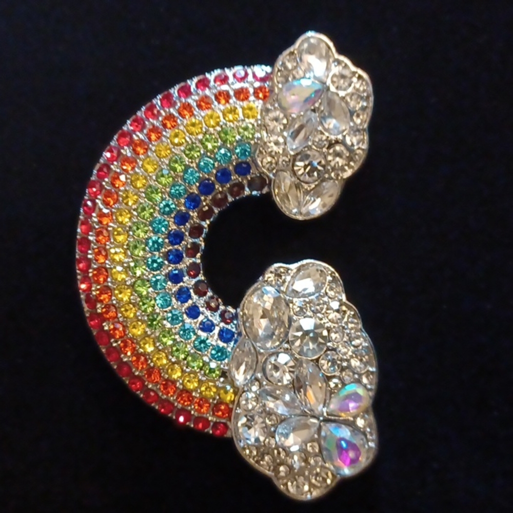 NWOT Gorgeous Colorful Sparkly Rainbow Pin Brooch